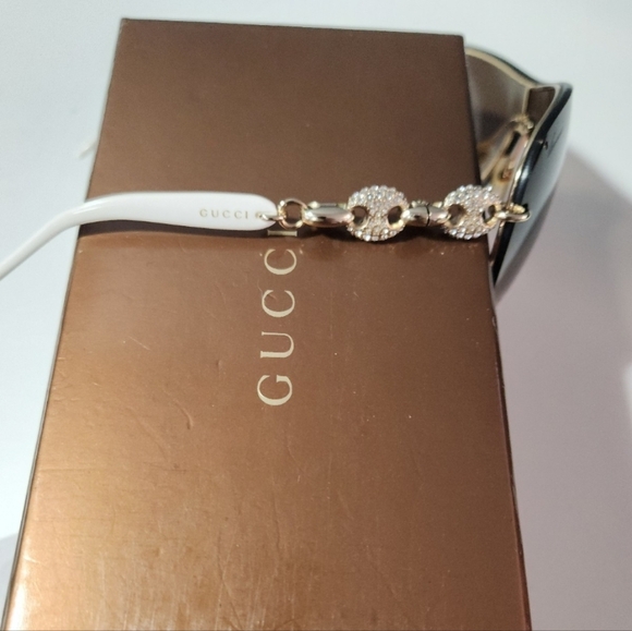 Gucci Sunglasses with Case - Picture 2 of 6
